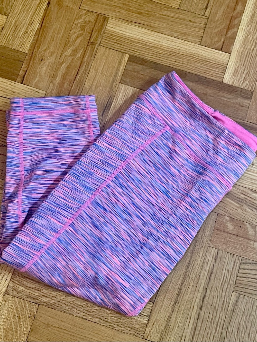 LILLY PULITZER~Pink & Purple Space-Dye Active Capri Leggings